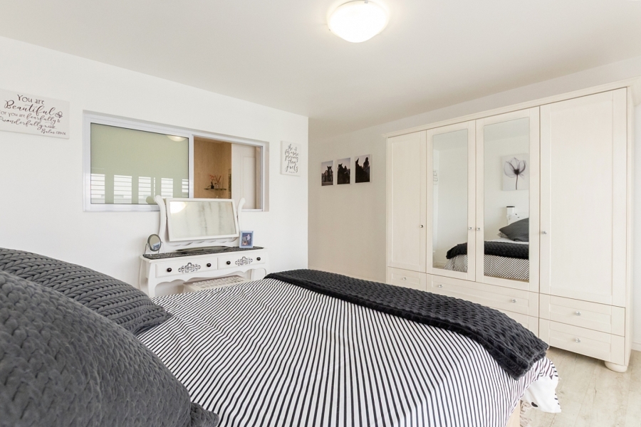 4 Bedroom Property for Sale in Paradise Beach Western Cape